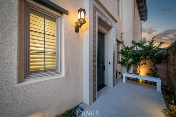 Irvine, CA 92618,208 Canterbury