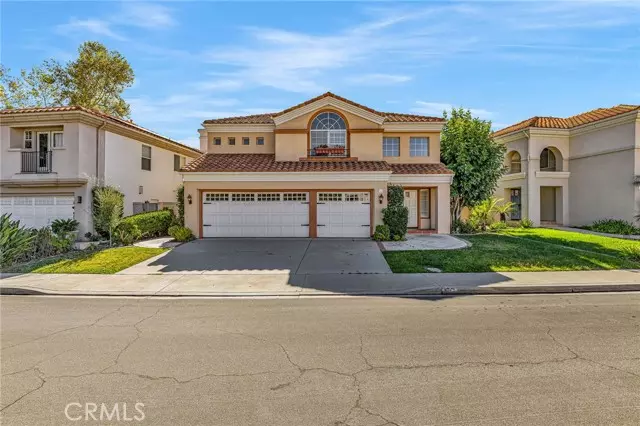 32 Salinas, Lake Forest (el Toro), CA 92610