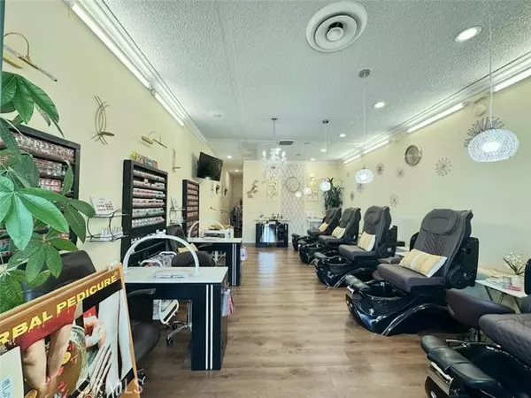 Los Alamitos, CA 90720