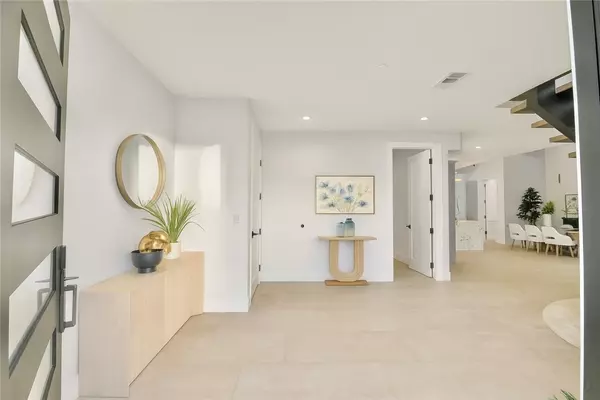 Westminster, CA 92683,14472 Moran