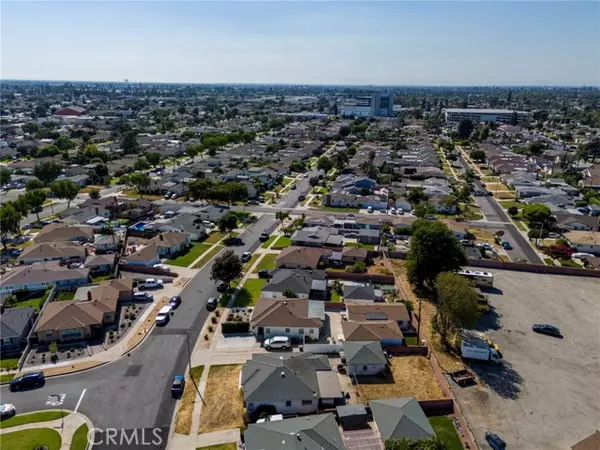 Bellflower, CA 90601,9727 Glandon St