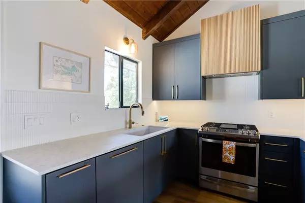 Lake Arrowhead, CA 92352,1032 Grass Valley