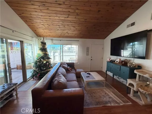 San Clemente, CA 92672,743 Calle Bahia