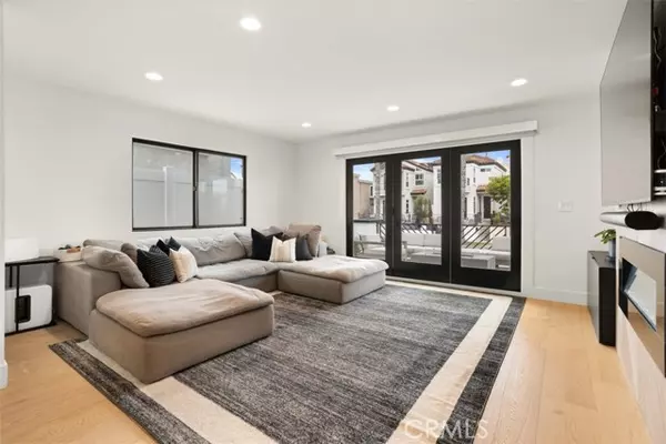 Huntington Beach, CA 92648,307 18th Street