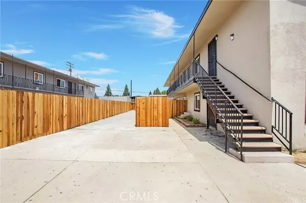 1917 W Myrtle, Santa Ana, CA 92703