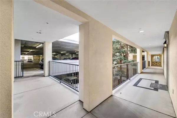 Irvine, CA 92612,3300 Watermarke Place