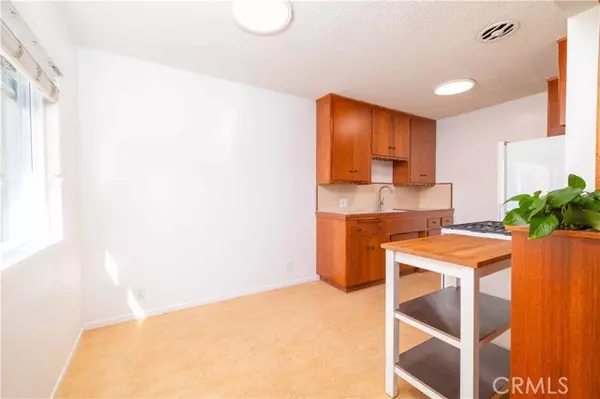 Long Beach, CA 90814,2135 E Florida #7