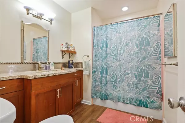 Long Beach, CA 90802,939 E Appleton Street #25