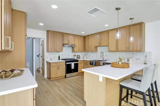 Huntington Beach, CA 92648,7012 Little Harbor