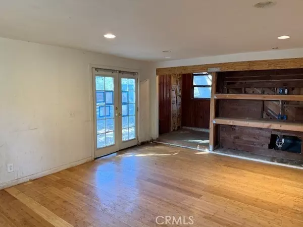 Altadena, CA 91001,3130 N Mount Curve