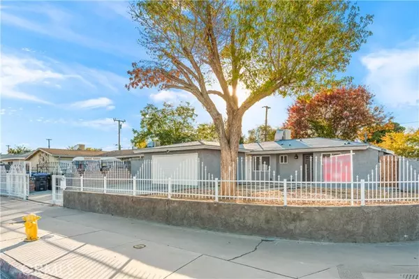 45581 Foxton Avenue, Lancaster, CA 93535