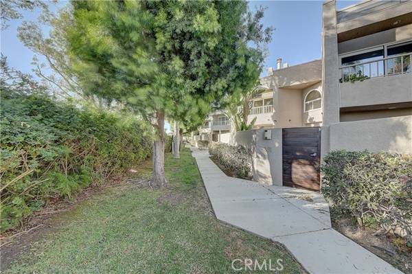 381 Bay View Terrace, Costa Mesa, CA 92627