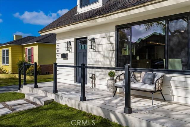 Long Beach, CA 90815,1909 Montair Avenue