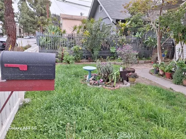 Santa Ana, CA 92701,418 W Pine Street