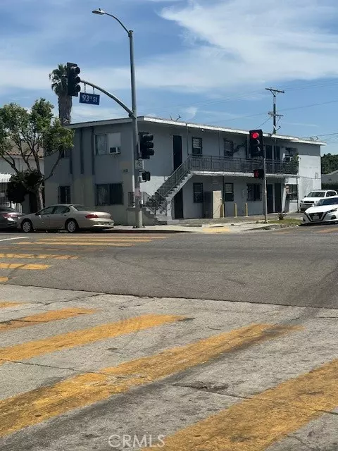 Los Angeles, CA 90003,9222 S San Pedro Street