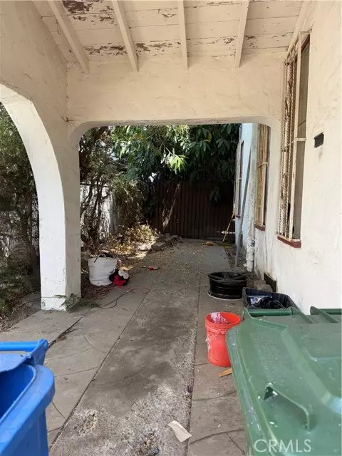 Los Angeles, CA 90043,7830 S Victoria