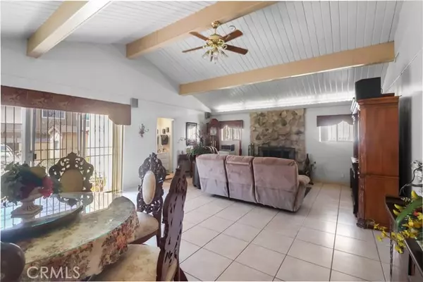 Bellflower, CA 90706,9206 Rendalia St