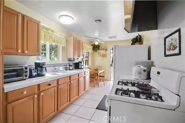 Bellflower, CA 90706,9206 Rendalia St