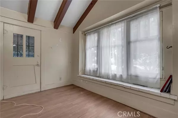 Los Angeles, CA 90037,1021 W 48th