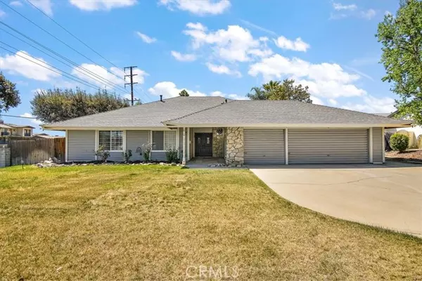 2105 Oxford Avenue, Claremont, CA 91711