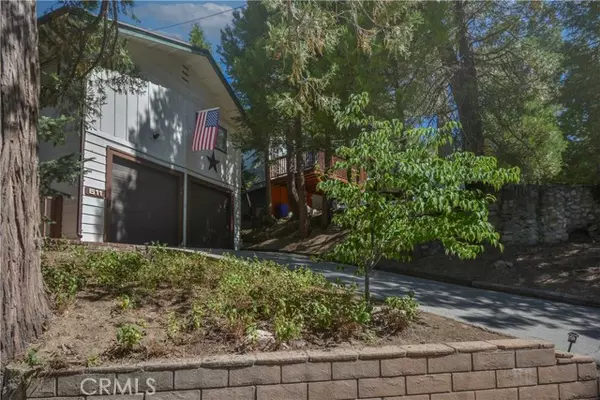 Twin Peaks, CA 92391,611 Rose Lane