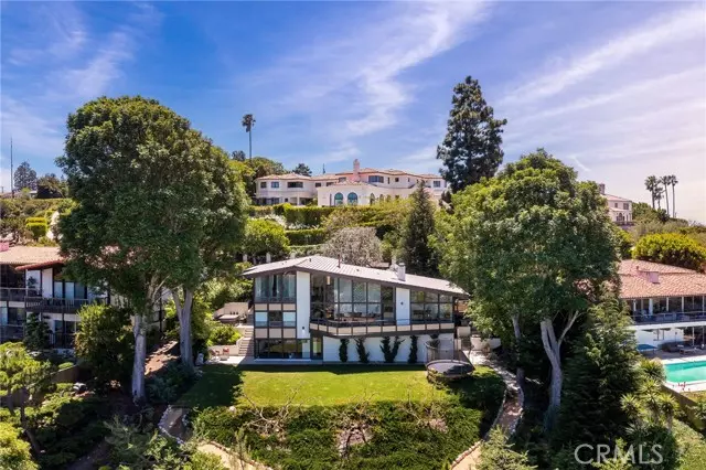 Palos Verdes Estates, CA 90274,2225 Via Cerritos