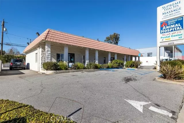 2705 N Sepulveda Boulevard, Manhattan Beach, CA 90266