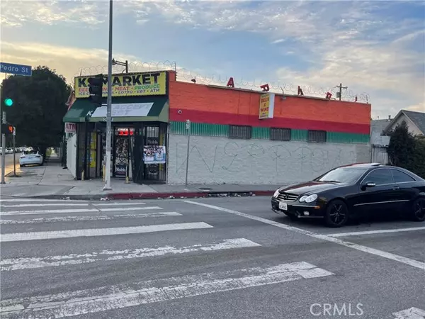 Los Angeles, CA 90003,8273 S San Pedro