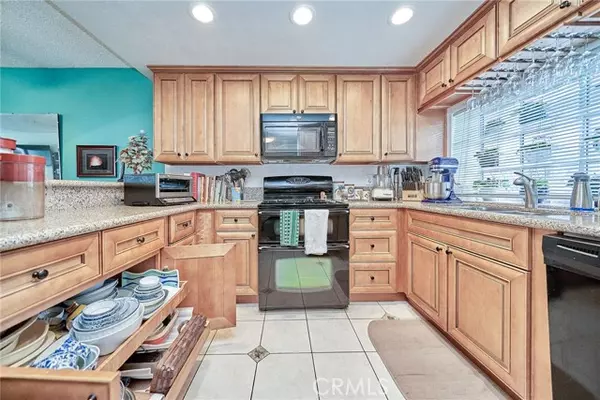 San Pedro (los Angeles), CA 90732,1418 Brett Place #202