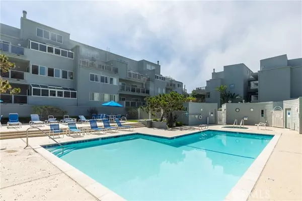 Redondo Beach, CA 90277,250 The Village #108