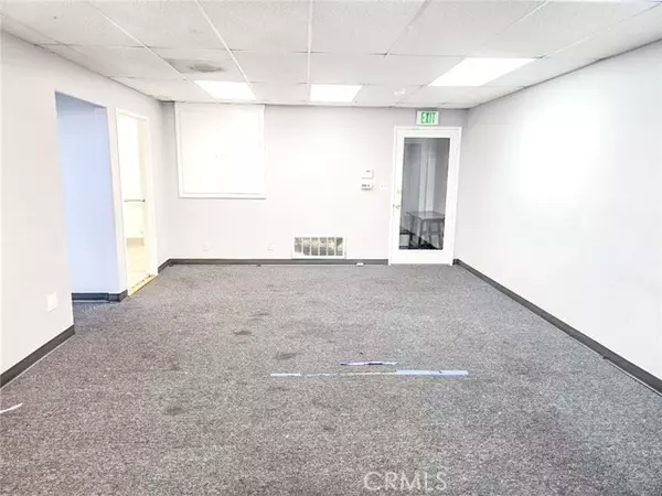Hawthorne, CA 90250,13663 Prairie Avenue