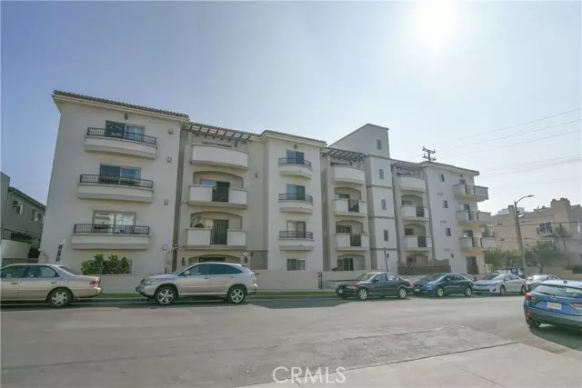 Los Angeles, CA 90049,11848 Kiowa Avenue #304