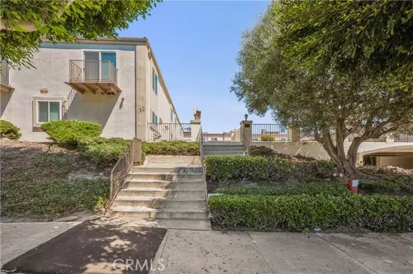 Redondo Beach, CA 90277,120 S Francisca Avenue #9