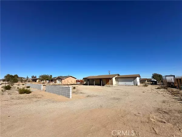 Joshua Tree, CA 92252,4851 Avenida La Manana