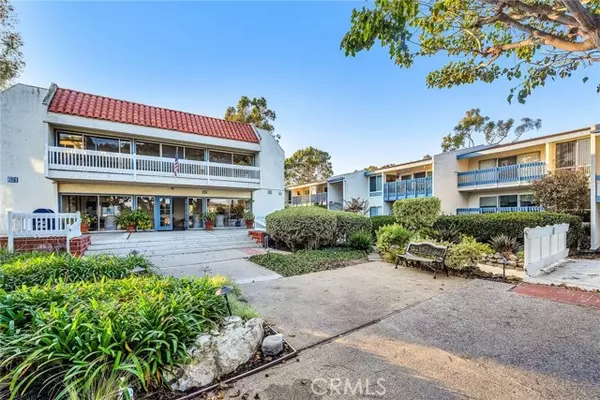 Redondo Beach, CA 90277,615 S Prospect Avenue #205