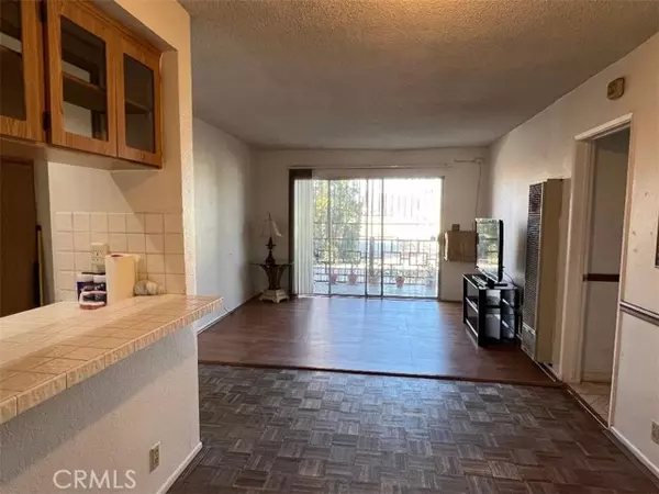 1041 252nd Street #12, Harbor City (los Angeles), CA 90710