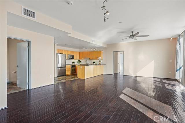 San Pedro (los Angeles), CA 90731,285 W 6th Street #426