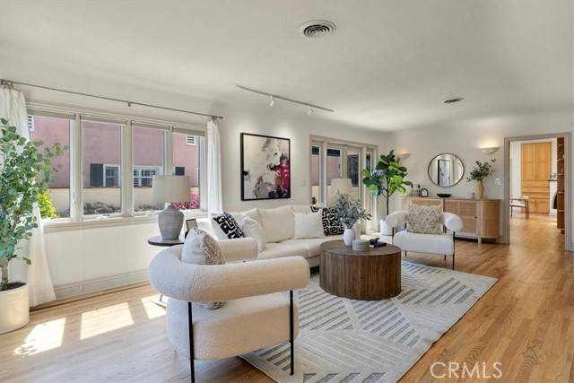 Long Beach, CA 90803,243 Park Avenue