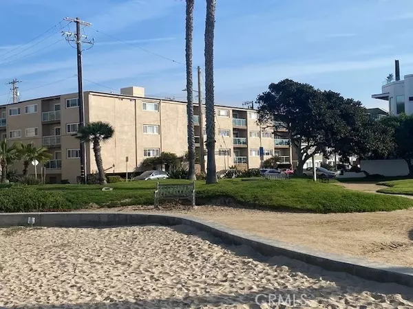 Hermosa Beach, CA 90254,15 15th Street #22