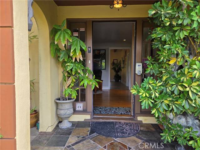 Los Angeles, CA 90036,916 S Highland Avenue