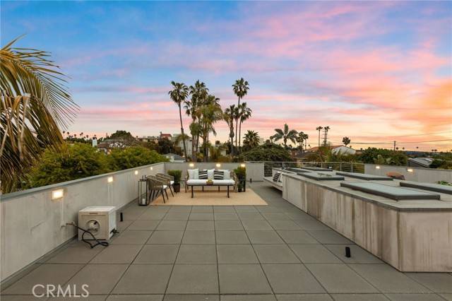 Los Angeles, CA 90066,3625 Colonial Avenue
