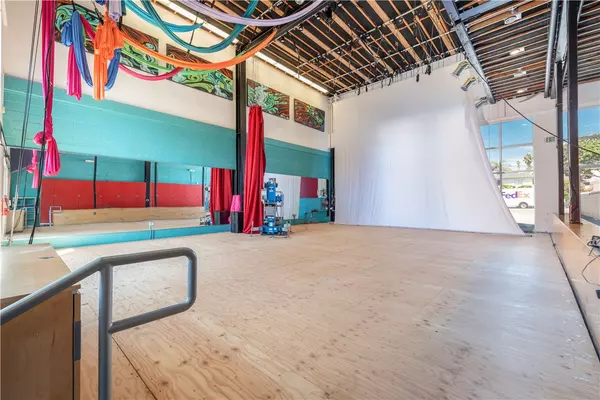 Redondo Beach, CA 90277,512 N Pacific Coast Highway