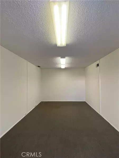2100 N Sepulveda Boulevard, Manhattan Beach, CA 90266