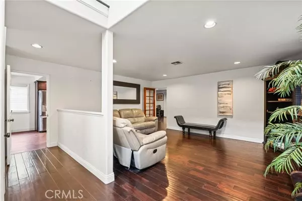 Hawthorne, CA 90250,5048 W 121st Street