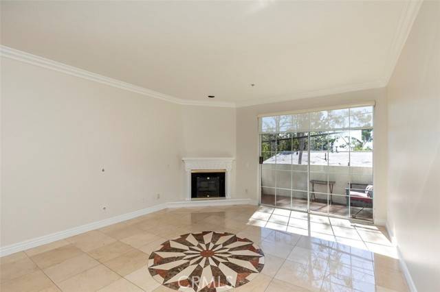 Los Angeles, CA 90046,7218 Hillside Avenue #202
