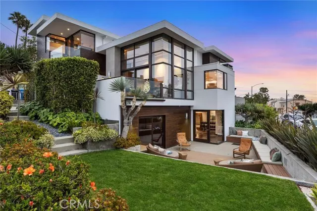 2114 Manhattan Ave, Hermosa Beach, CA 90254