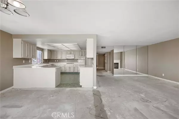 San Pedro (los Angeles), CA 90731,2222 S Mesa Street #8