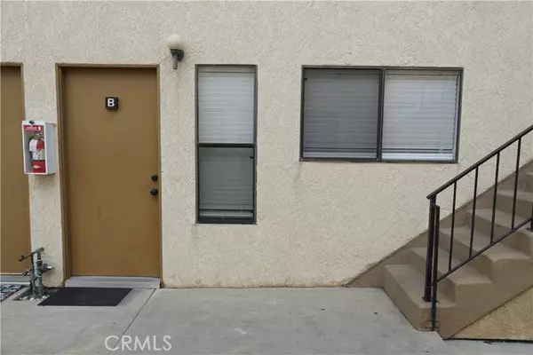551 W Macarthur Avenue #B, San Pedro (los Angeles), CA 90731