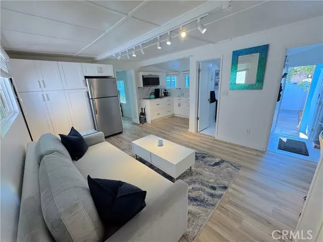 Redondo Beach, CA 90277,726 Esplanade