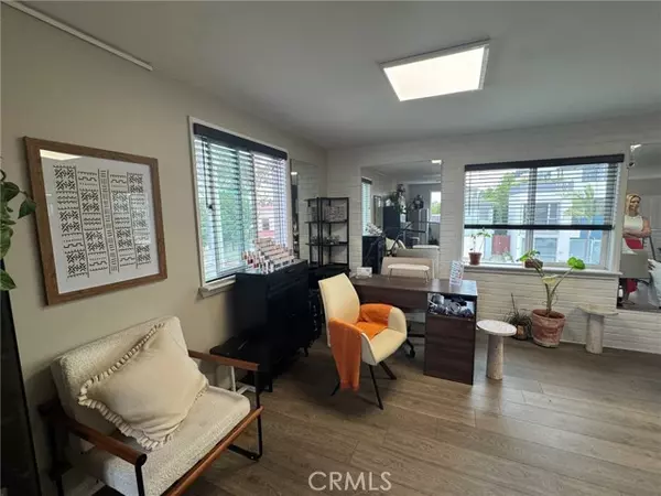 Manhattan Beach, CA 90266,939 Manhattan Beach Boulevard